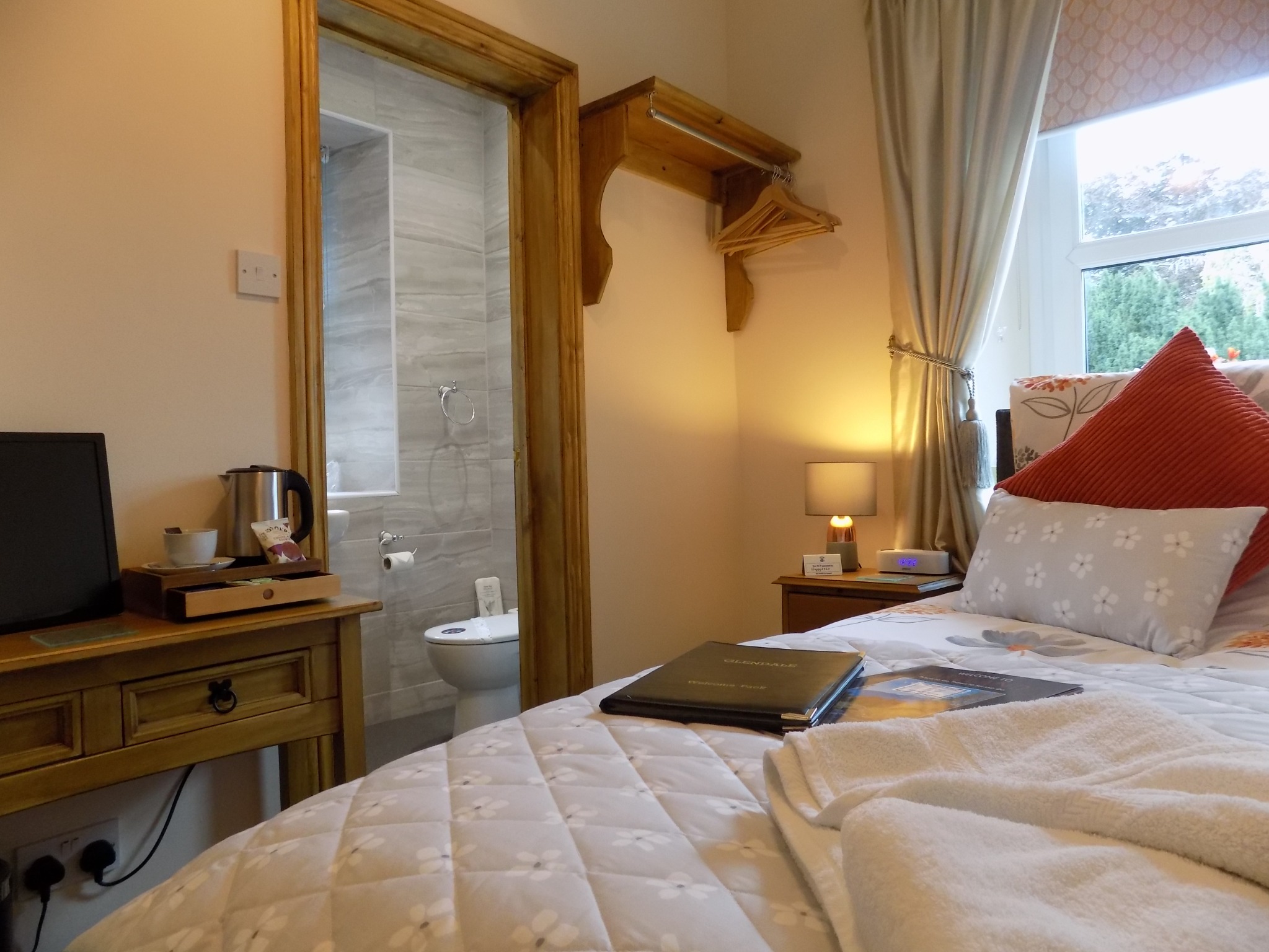 Coral single room with its en-suite shower room